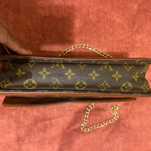 Louis Vuitton Vintage Monogram Clutch - Picture 9 of 12